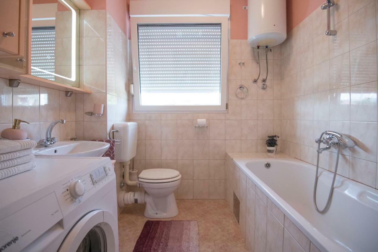 Comfortable Cozy Beach Apartment Сплит Екстериор снимка